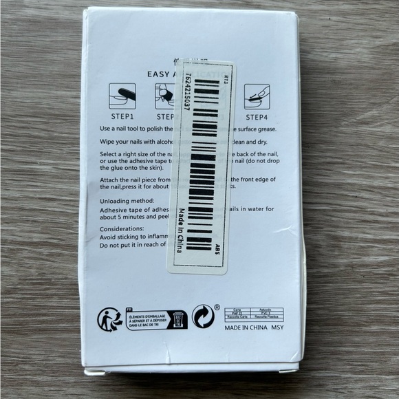 Reusable Press On Nails - Picture 2 of 2